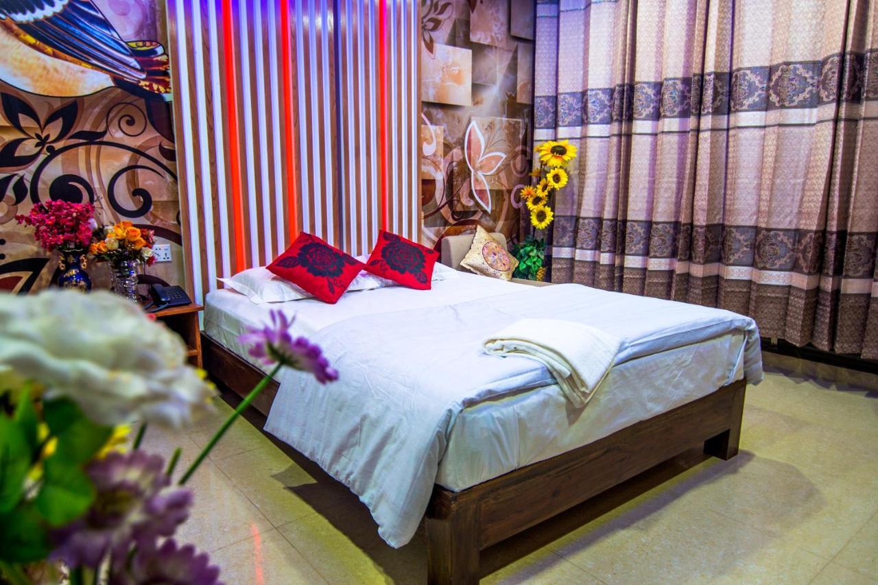 Hotel Pushpo Bilash Khulna Екстериор снимка