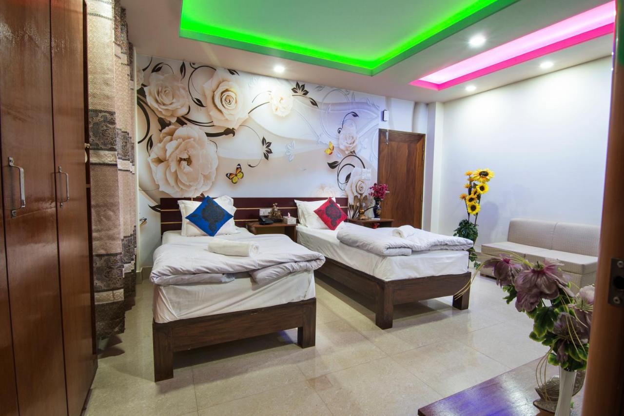Hotel Pushpo Bilash Khulna Екстериор снимка
