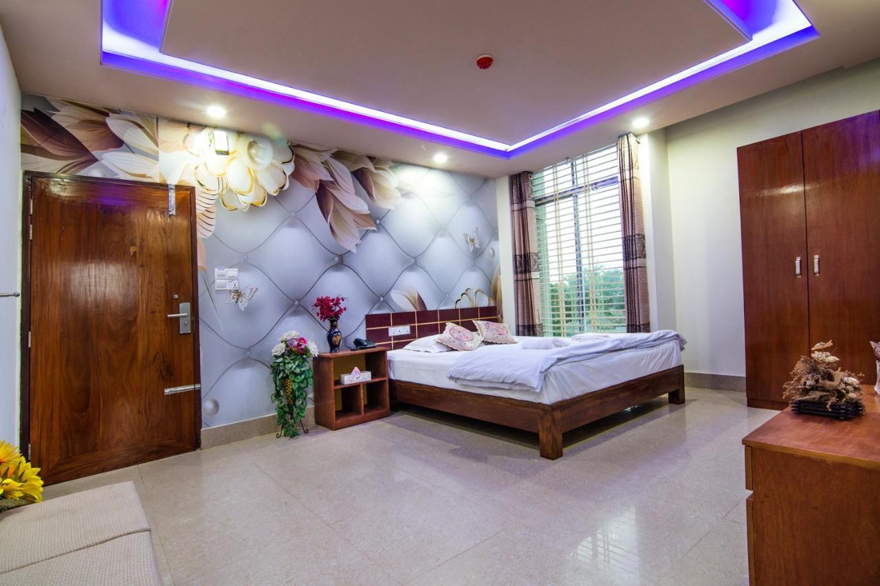 Hotel Pushpo Bilash Khulna Екстериор снимка